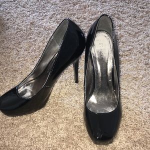 Black Pumps